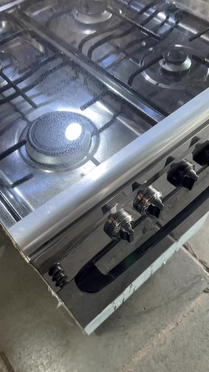 طباخ فريش مصري استعمال قليل 
كهرباء شغاله  قياس ٦٠ في ٦٠ 
لتواصل خاص او واتساب ***********
يوجد نضام مراوس يوجد توصيل
