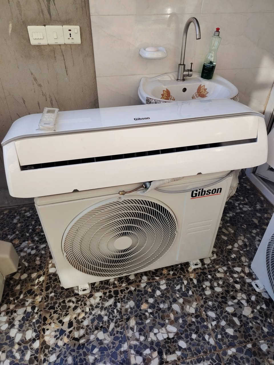 سبالت عدد ٣ تدفئة🥵 تبريد 🥶 جبسون اخو الجديد قرب بوابة الكاضمية ***********
