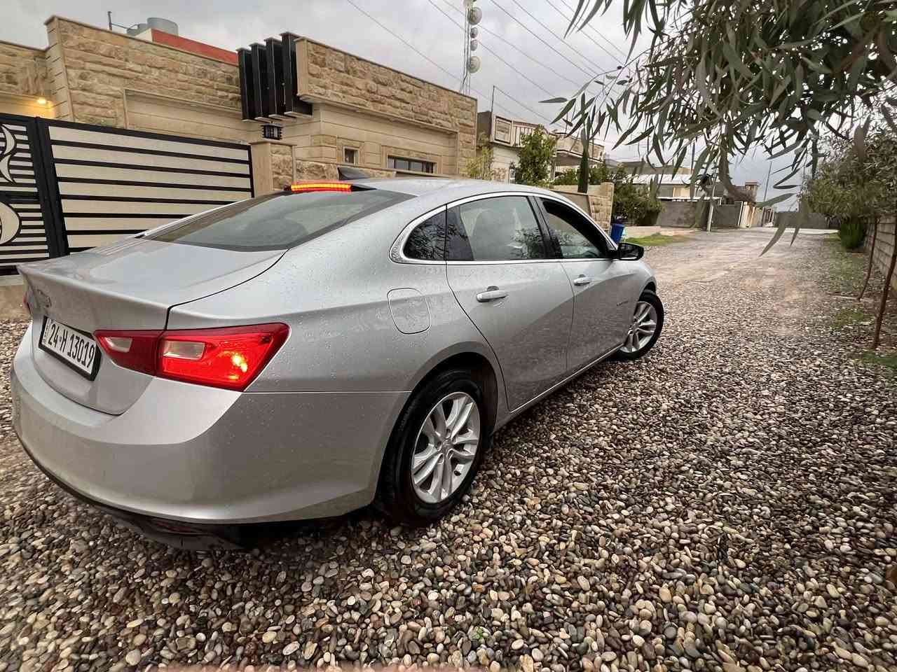 السلام عليكم
ماليبو 2020 لون سلفر مواصفات عاديه لد بصمه بل ابواب بصمه ايكو فول تحكمات ستيرن اوتو ستوب محرك 1500T تيربو فول شاشه كامره خلفيه 
ماشيه 38 الف ميل رقم دهوك 
حادثها كلش خفيف قطعه وحده و شويه بارد بلبوند
سياره كلش حلوه ونضيفها
طخم كشنات مغلفه يعني كشناتت نضيفهه 
السعر 112 
الاستفسار الرقم ***********
