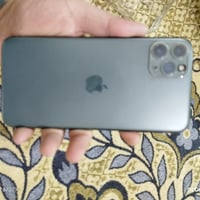 ١١ برو ماكس • ٢٥٦ • بطارية ٧٢