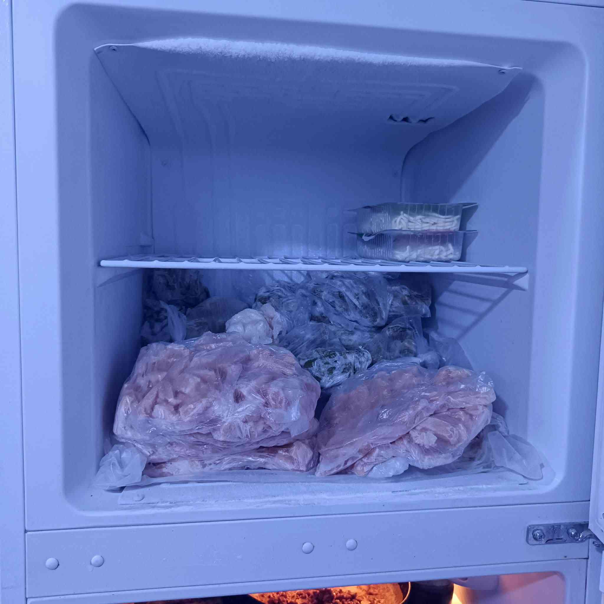 ثلاجي نضيفه حيل وضع شركه نوعيه سونيك 14 قدم 
200
بيها مجال


**إذا كنت صاحب هذا الإعلان وتريد حذفه لأي سبب، رجاءا أرسل رسالة إلى الدعم الفني**