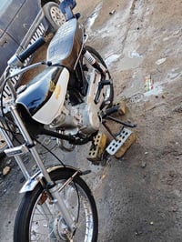 اربعه كير اصولي اوراق سكنر تعمير جديد تجي وشوف احله من صوره فقط شاصي و...