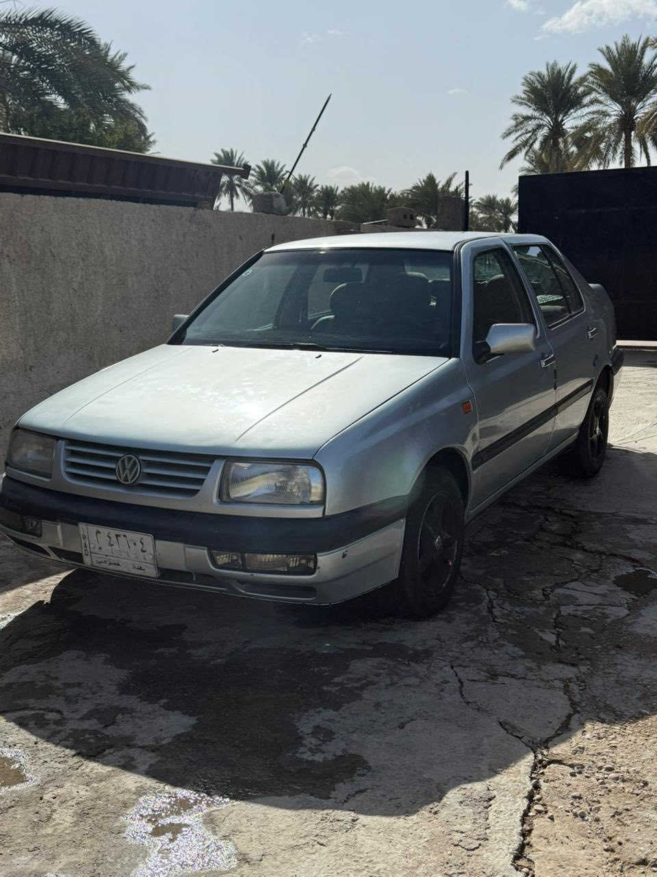السلام عليكم
گولف فينتو موديل 1992 
گير اوتماتيك / مكينة 2000

مصبوغة عام 

السيارة جاهزة من كلشي تبريد شغال 

السعر ٤٧ وبيه مجال قليل 

*********** ابو زيد
