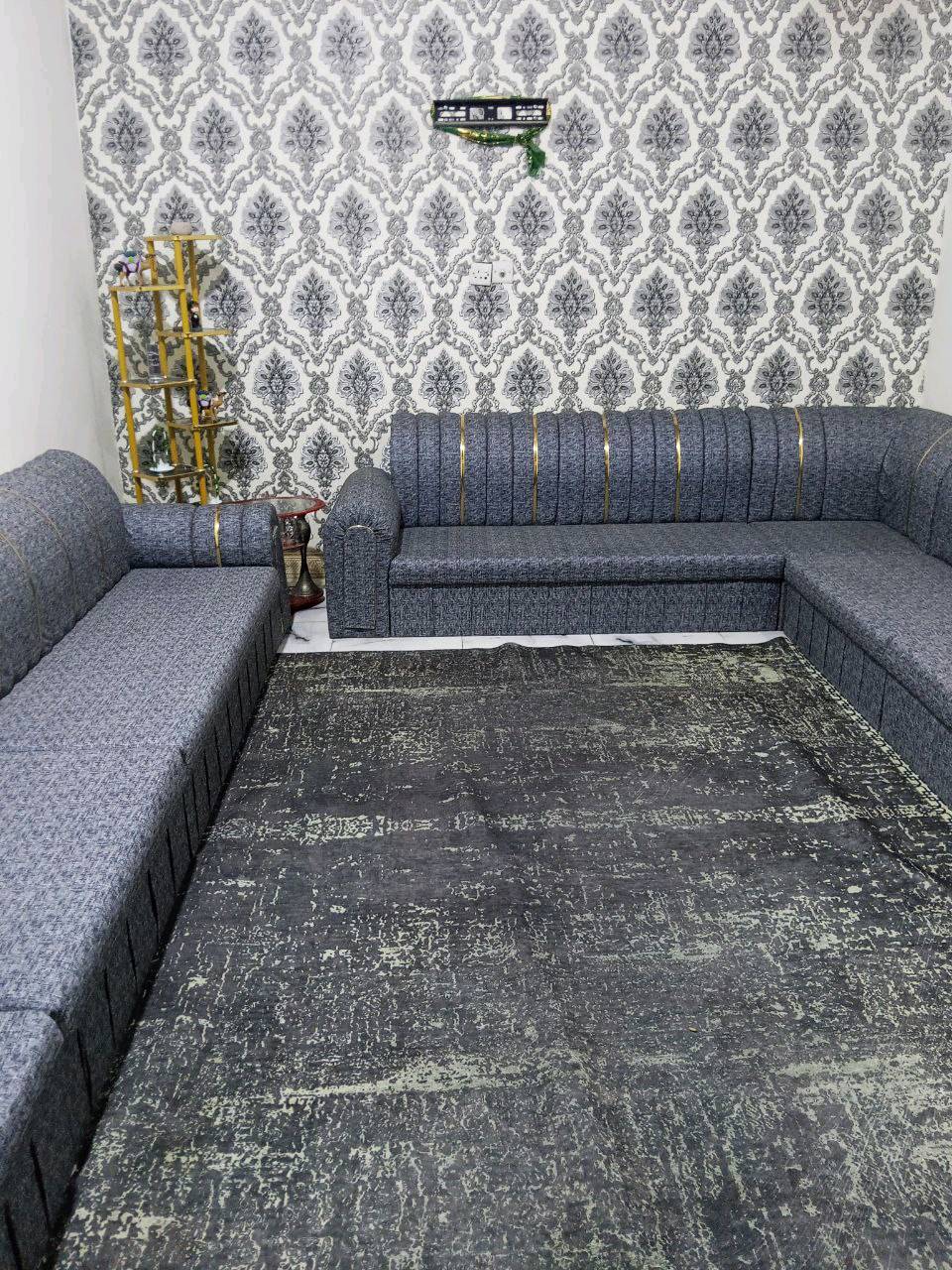 سلام عليكم بيت بل جزيره الفيروزيه الجسر لأول مقابل مدرسة التفاني طابقين المساحة ١٥٠متر طارمه حمام خارجي استقبال مطبخ صاله غرفه حمام داخلي فوك غرفتين وصاله وحمام وسطح