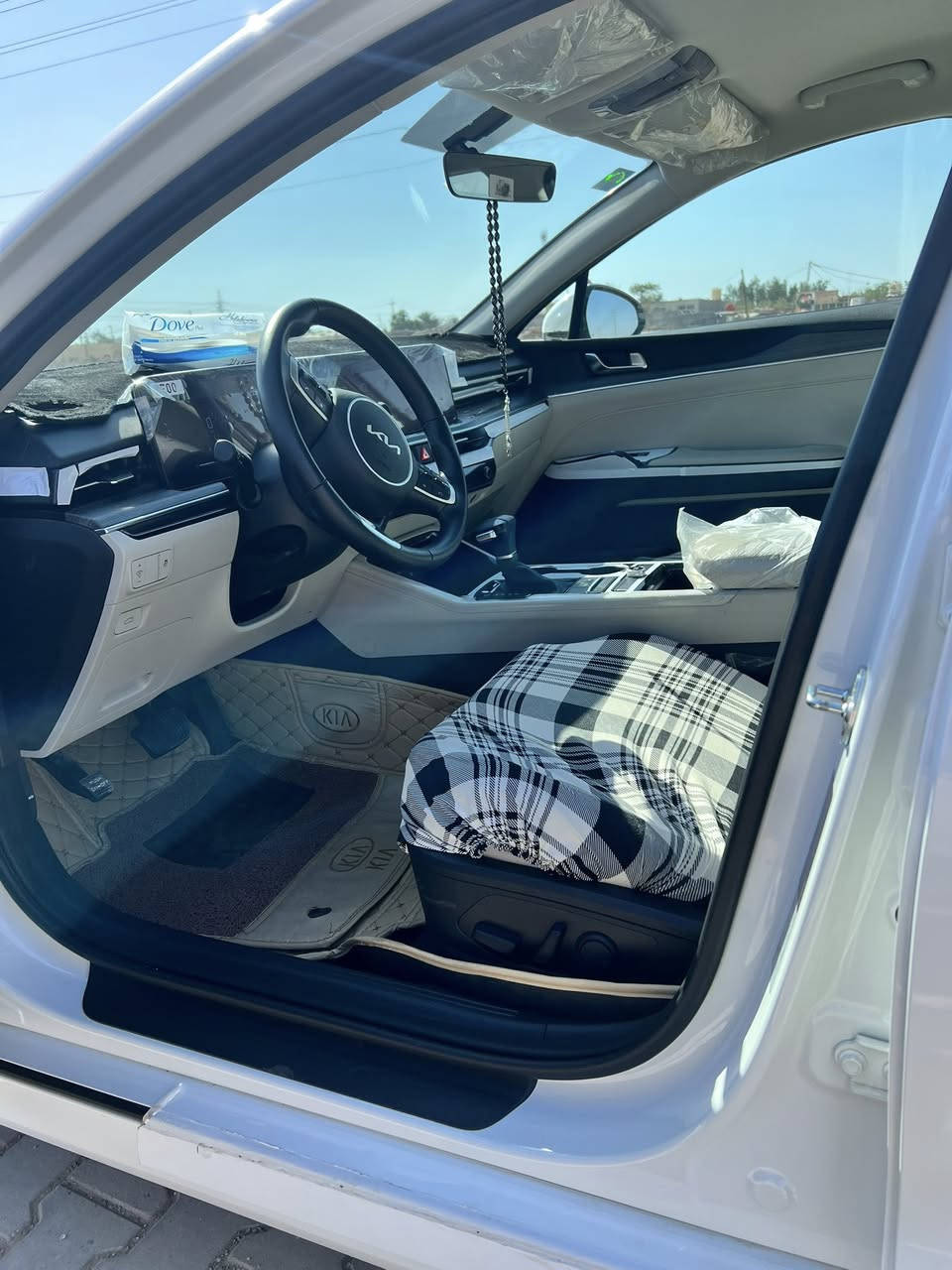 السلام عليكم 🫡
K5 
ماشيه (9500)
م(2024)
علماً السياره ماخذه زيرو بسمي 
مكفوله كفاله عامه من ضرر وصبغ وحته  زلخ
السعر (225$)
للاستفسار اتصل على الرقم 

***********
