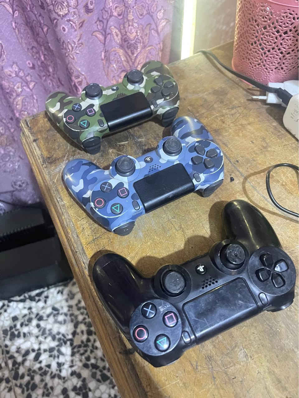 جوستك بلي فور  باله اصلي وحده شغاله ب15 قفل 
واثنين طافيات طافيات  فحم ب15 
يعني كلهن ب30 قفل من الاخير بدون عملة 
رقمي  *********** 
ما عندي توصيل  
مكاني بغداد حي اور ام الكبر مقابيل مدينة الصدر قطاع 26 
ما انتظر اي شخص يجيني ابيع بغداد, العراق
