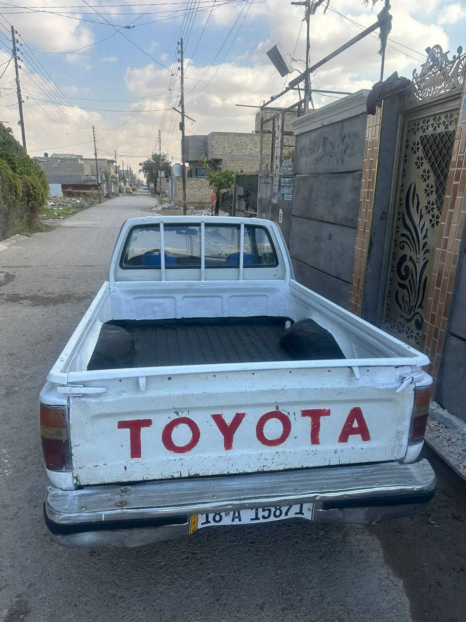 سلام عليكم متاح بيكم تيوتا موديل 92 مكينه وكير كروسيده بلاديه  خير من الله السياره سياره مال جناي رقم بابل نكليزي تحويل ثاني يوم شرط التحويل بدي نضيف لاخياس ولا تعمير  مكان السياره بغداد المعامل سياره جاهزه نكره وحده سياره انضف من الصوره السعر 45 وبيها مجال حك الجيه المو شراي لايخابر ويتعبني  الشراي يتصل وبخدمته *********** مكلف بنشر
