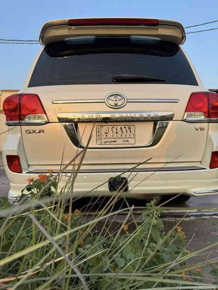 الهم صلي على محمد وعلى ال محمد ￼
سلام عليكم لاندكروز مديل2014 فول مواصفات سياره جديده بمعنه الكلمه ستخدام شخصي مال جناي مكينه وكير وحداديه مكفولات فول مواصفات 1ع1 
الباب الخلفي مرخه براغيه بدون تبديل بدون فتح فقط مرخه 🚘العنوان النجف الأشرف  
السعر 365 وبيه مجال بسيط حق الجيه موبايل 📱 ***********@
