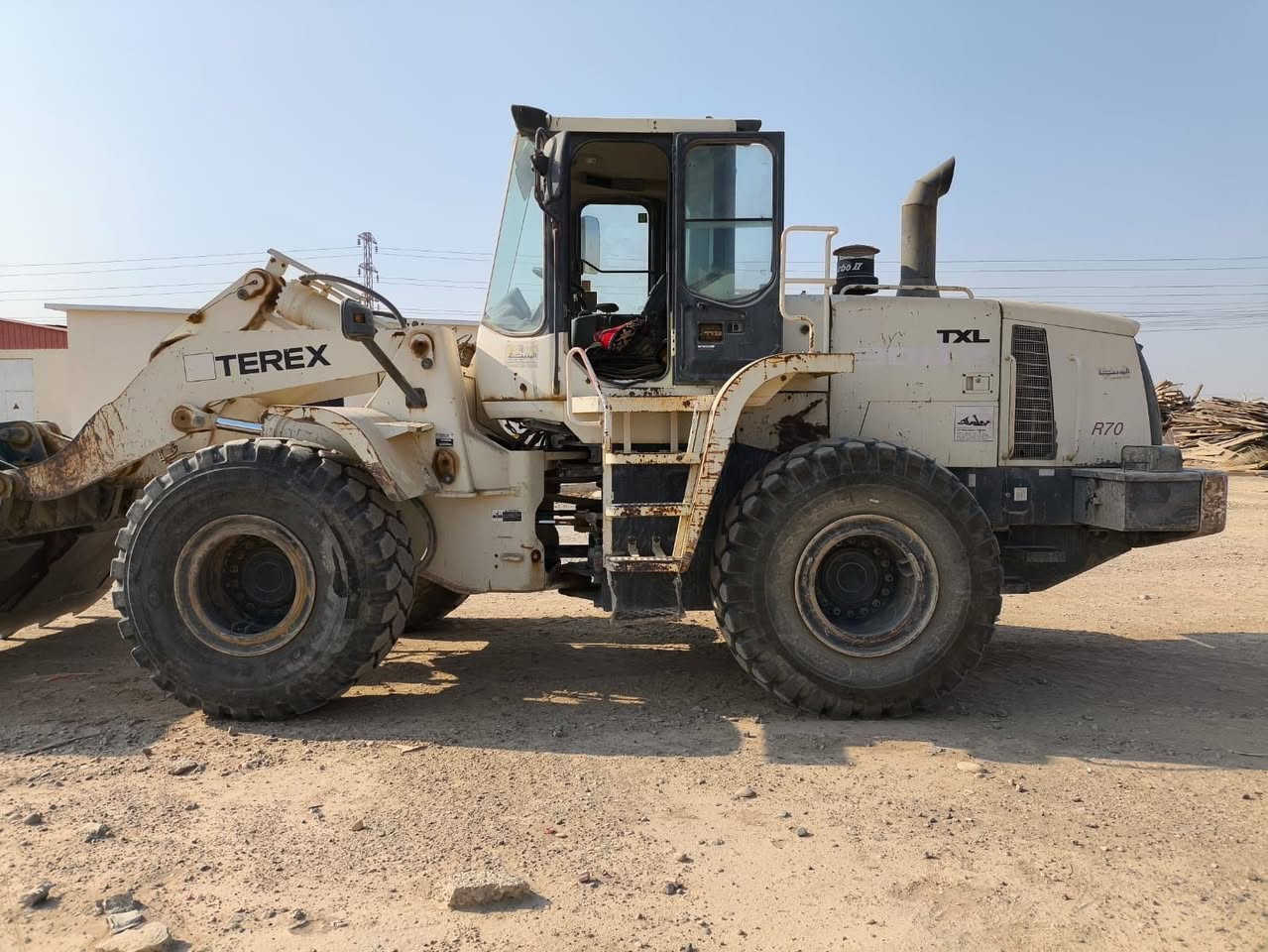 شفل تراكس للبيع
٢٠٠٧ نظيف رقم بغداد 
للاستفسار
***********
