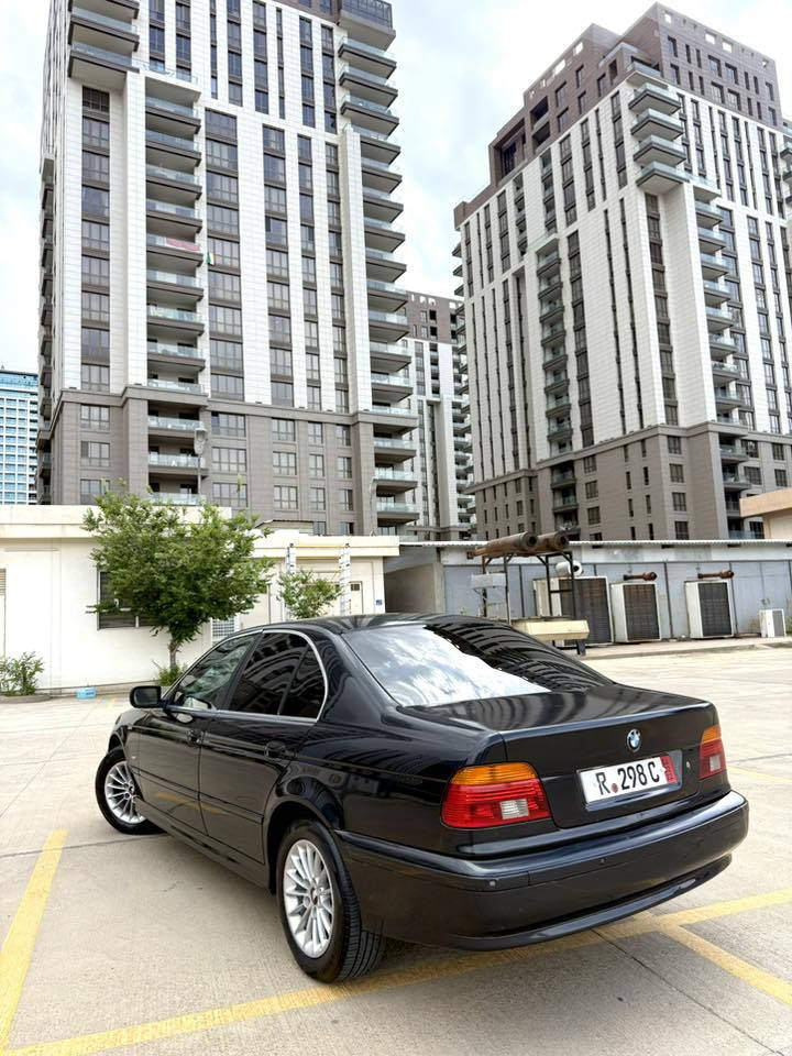 Bmw 525i 2002✈️🧿
***********
تایبەتمەندی👇
(گێر تۆماتیک-تەبرید-کوشن-جلد+هیتەر-کارەبای-خەزن-شاشە بیلادی-پێشو پشت حەساس-سوکان ڤۆلیۆم-تحدید سرعە-هتد……..

؛-گێر-مەکینە-کارەبای بەشەرت 
:/-مەنەفێست ئەسلی-غەرامە بەشەرت پاکانە

نرخ(71) مجال
***********
