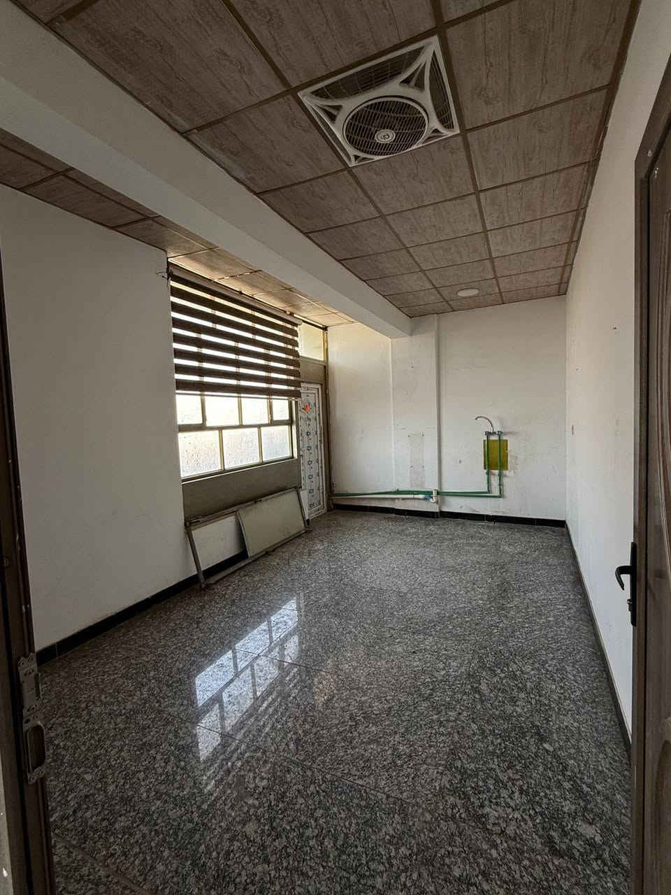 يوجد لدينا
شقه للايجار حديث البناء درجة أولى طابق اول

غرفتين كلدور مطبخ صحيات

سعر الاجار 350 الف

الماء والكهرباء واصل ع ابو الشقه

حله حي البكرلي الأسواق الأولى شارع المحوله

للاستفسار الاتصال على الرقم ***********
