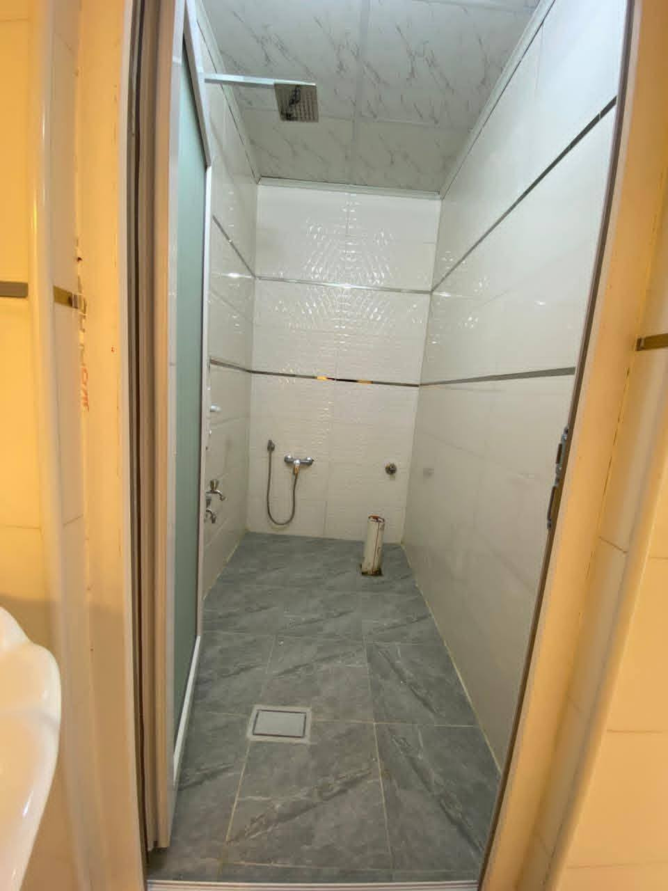 دار للبيع بمساحه 100م طابو زراعي بناء طابوك سقف صب نضام تركي بناء جناي جناي عل شرط بلنجف مقابل ملحق قريه الغدير سعر 45مع مجال للاستفسار واتساب ***********
