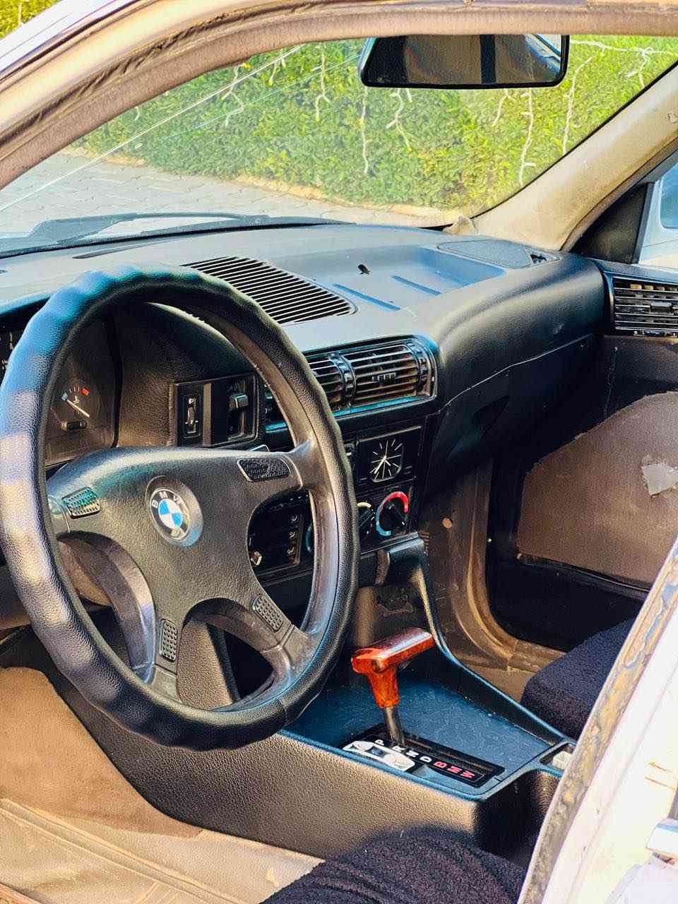 BMW /525
گێڕ ئۆتۆماتک .مەکینە کەپس .
مۆدێل 1991 کامل کراوە بە 1995 
مەکینەی 525  فەل لۆك لۆك
بەو شەرتەی سەوتی لە کەپس خۆشتر بێت
فوول مواسەفات بەس سڵایت نیە
سەیارەکە زۆر بەقەوەتە ماشاءالله 
قفل مەرکەزی
دوو جام کارەبای
هەیکەلی لەسەر دەقی شەریکە ماوە 
دەعامی پێش و پشتی M
پەردە بیلادی شەریکە
كارەبایی گێچ بەنزین حەماوە مەزبوت
هیچ سبوغی نیە پێش و دوای كەپسە سەیارەكە
پێشودوای تازە داگیراوە کامل بەشەرت
سەیارەکە زۆر جوان ماوەتەوە
کارەبای کامل مەزبوت
سەیارەکە ئەوەلیاتە سەنەوی گیراوە وەصلی لەگەلە
سعر 30 وەرەقە و کەمێك مەجال
شوێن / هەولێر
بۆزانیای زیاتر نامە بنێرن لەخزمەت دام. أربيل, العراق


**إذا كنت صاحب هذا الإعلان وتريد حذفه لأي سبب، رجاءا أرسل رسالة إلى الدعم الفني**