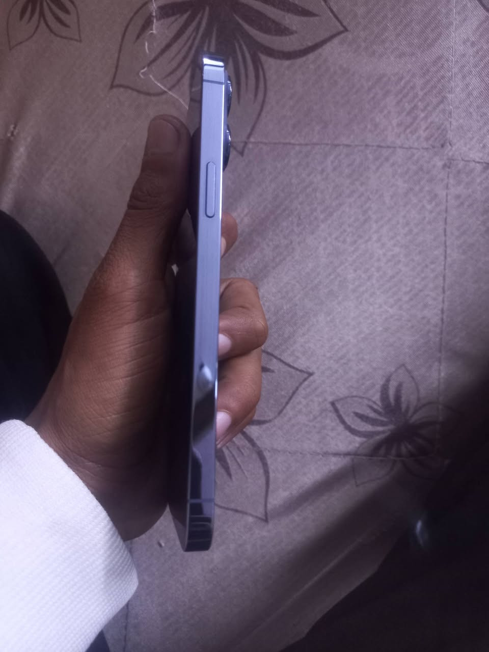 السلام عليكم. أيفون ١٣ برو ماكس ذاكره ٢٥٦ شرق أوسط نضافه ٩٩ ناسين رمزه ينفتح بتفاليس مكاني بغداد الشعب حي اور ***********
