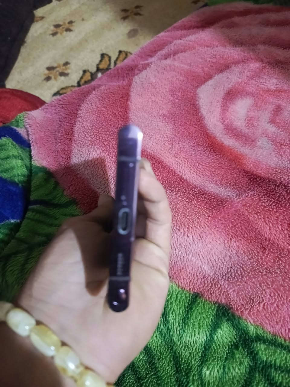 سلام عليكم التره ٢٢ الجهاز لا مفتوح ولا مصلح 
ماويا غراضه الجهاز وحافضته بس ذاكره 256
موصفاته معروفه التره بعد الجهاز مو امريكي
الجهاز نضيف ولا شخط بي وين ميعجبك افحص
مابيعلك اذا ماتودي المصلح وتجي تاخذه من الباب
هاتف *********** مكاني بغداد مدينه الصدر
