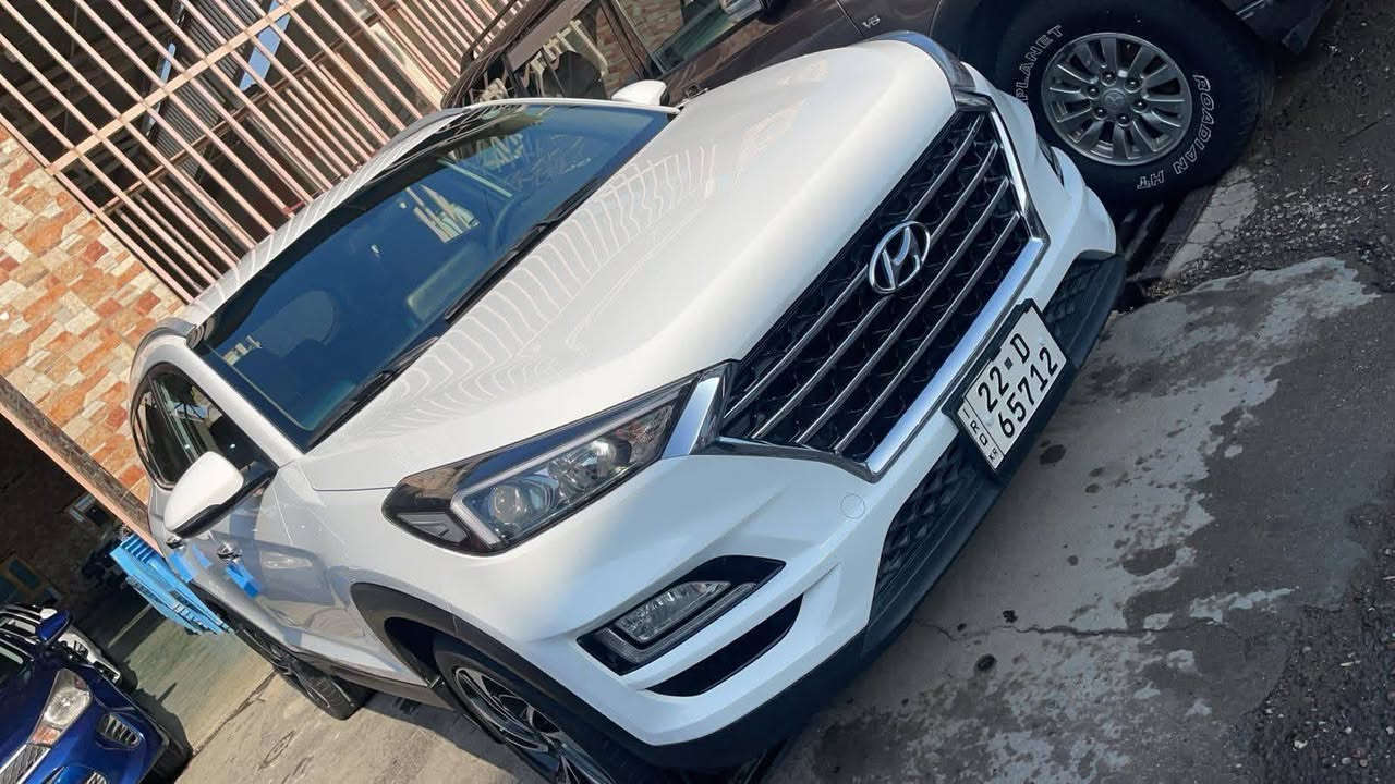 تحيه طيبه السلام عليكم
توكسان 2021 خليجي 
ماشيه 42 ألف 
مكينة 2000 دوش 
بصمه تشغيل 
بصمه ابواب 
داخل يبجي 
شاشه كامره 
تحكم ستيرن 
حساس خلفي أمامي 
مقاعد كهرباء 2
شاحن وإير لس 
تبريد أمامي خلفي 
كامره خلفيه 
مري شفط 
اشاير بلمري 
ترحيب على بعد 
لد خلفي 
ويل كب 
قماره حديد 
مكفوله
رقم اربيل دولي باسمي تحويل مباشرة 
210 ورقه 
أي استفسار رقم صاحب السيارة 
*********** أبو احمد 
مكان بغداد البياع
