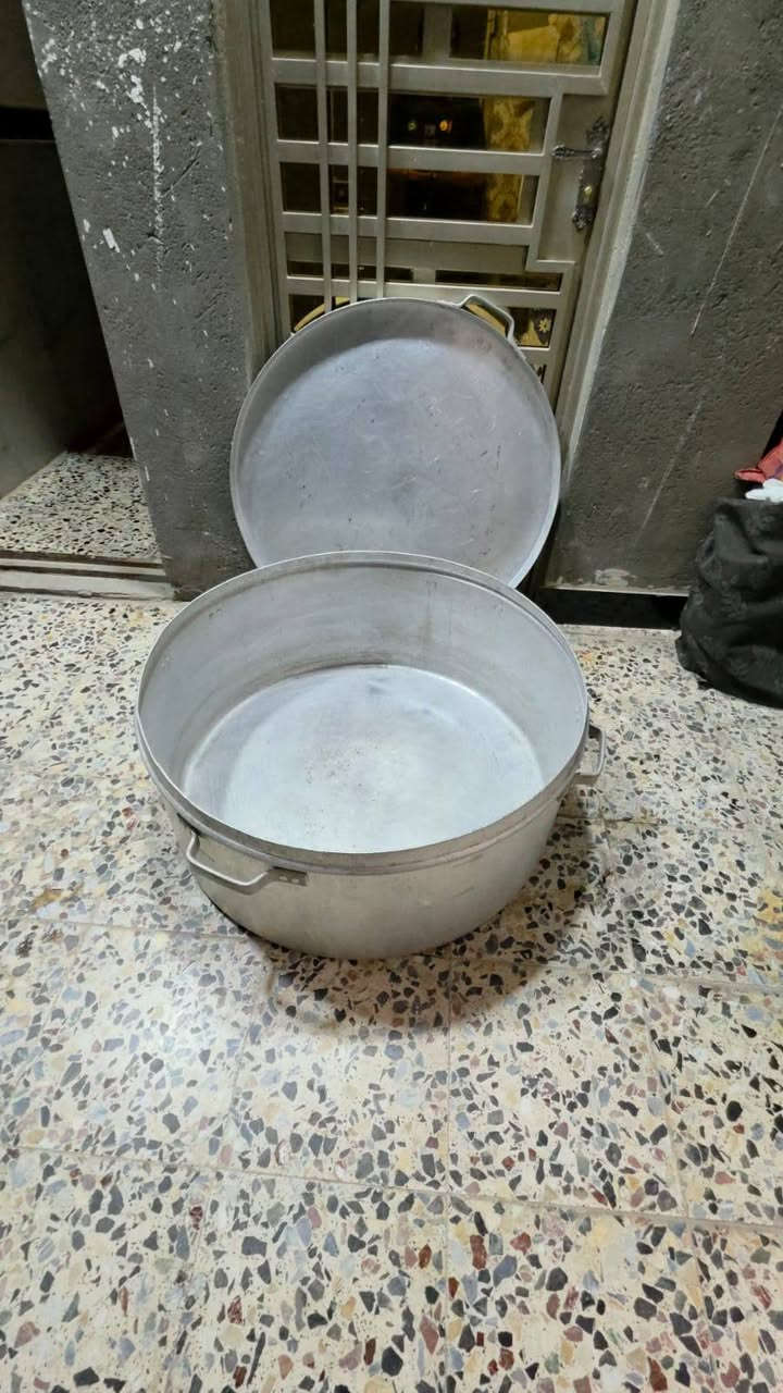 قزان للبيع ابو اربع يدات حجم كبير  الثقيل 
اي استفسار على هذا الرقم ***********
