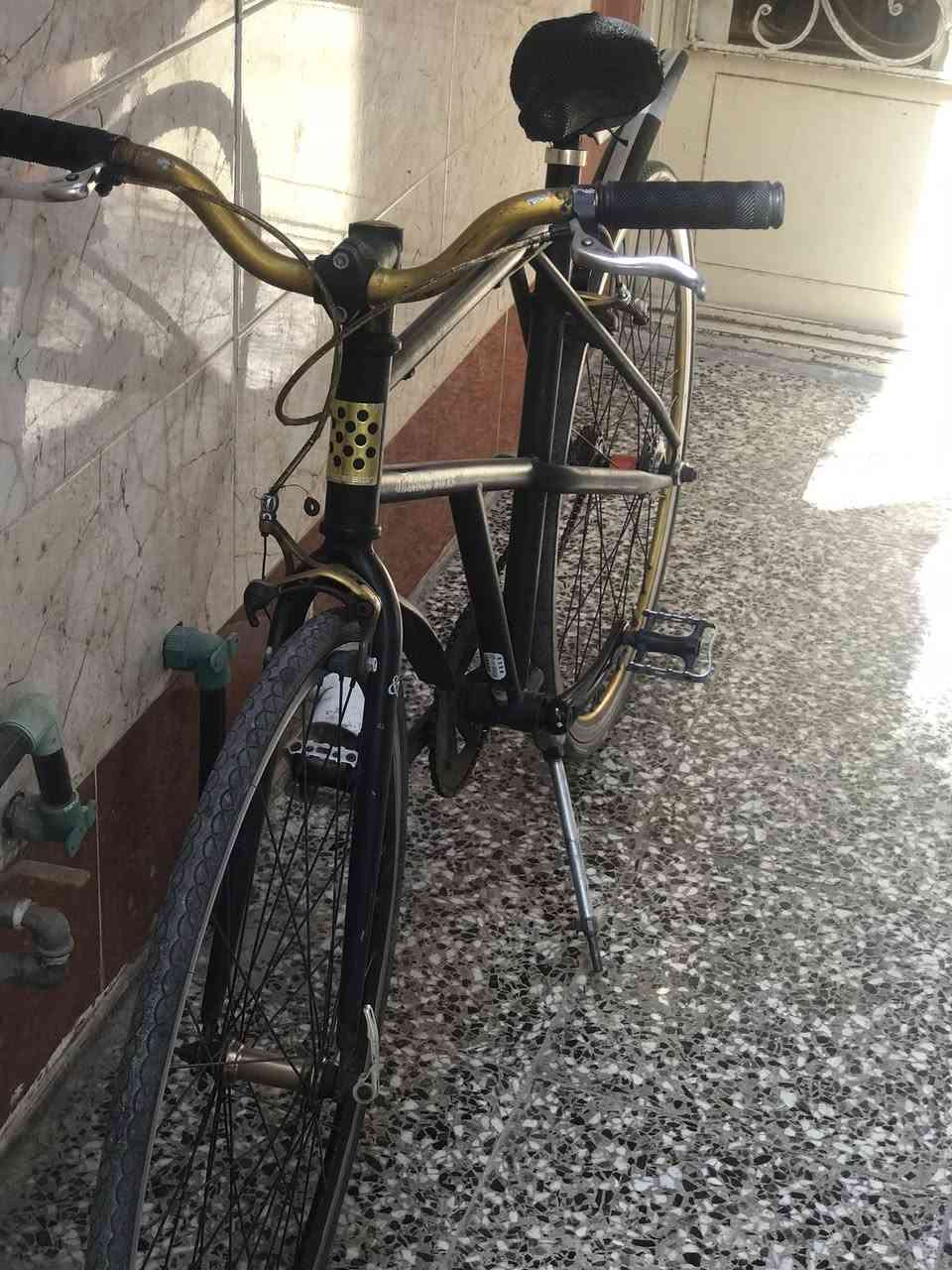 بايسكل سباق تاير رفيع كله فافون ونضيف كلش السعر80وبي مجال
***********واتساب فقط
