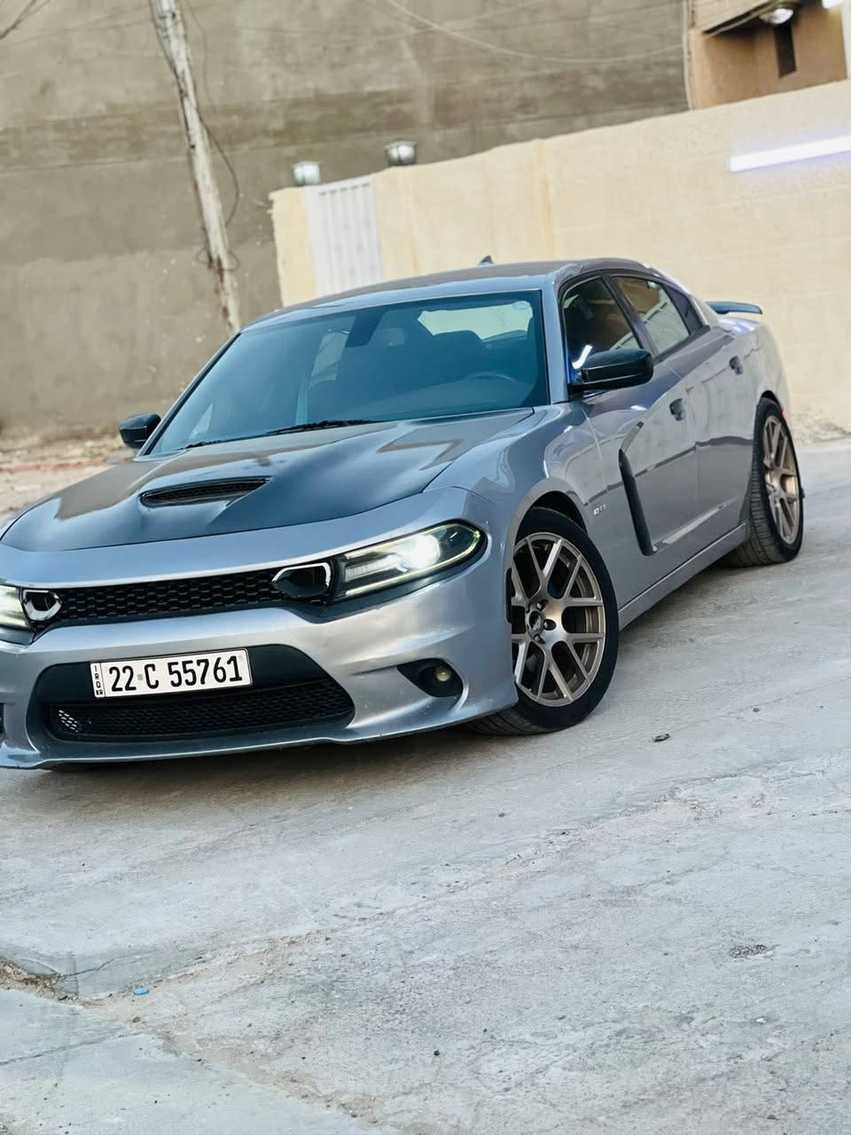 السلام عليكم
جارجر موديل 2017
اللون سلفر// آزتي 5700 
رقم اربيل بأسمي شخصياً 
ماشيه 100 الف مايل حقيقي 
تو ويل
بدوون ايرباك🧨 بدوون صبغ🧨

السياره عليهة منظومة غاز سيارتي عله ايدي ممشتغله خط وصرف كولش قليل 

عليهة كت srt  بنيد فافون اصلي اسود ابو الفتحه
الحادث جهة السايق باب وجاملغ تبديل
وبارد بيهة 3 مكانات 
وباب الخلفي عكس السابق مفتحوح من معدلي
غير المذكور اني لايوجد
كير محرك تبريد صدر جديد تايزات جدد
فقط بطاين الباب والدشبول مرفوعات يرادلهن كبس والجاملغ الخلفي بي رصعتين يرادلهن تعديل

السعر /167 وبيهة مجال شرط التحويل بياع شراي مابيعلك

مكان السياره(( بغداد/حي الجامعه))

اتصال ***********
