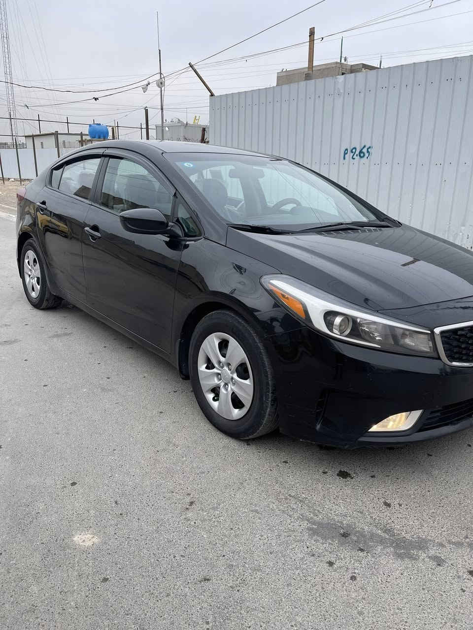 كيه فورتي 2017وارد امريكي حادث باب ايمن خلفي السياره جديده جداً او جاهزه من كلشي محرك 2000دوش مواصفات نص فول ماشيه 81الف رقم بغداد دولي بسمي السعر 113اوبيها مجال العنوان بغداد الامين الثانيه رقم الهاتف ***********
