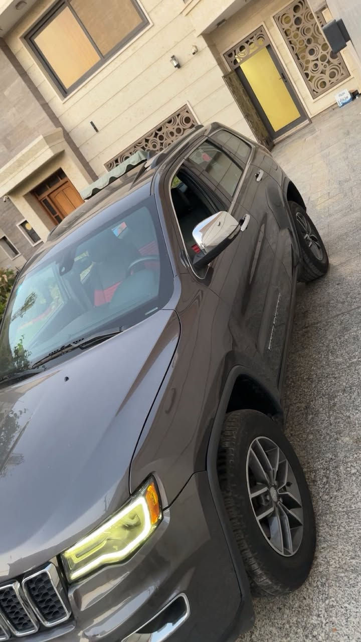 جيب  2018  بسعر كلش مناسب  قطعين صبغ بدون دواخل بدون ايرباك
فول مواصفات1/1 مخلصه للاخير
مكاني بغداد حي العدل
***********
