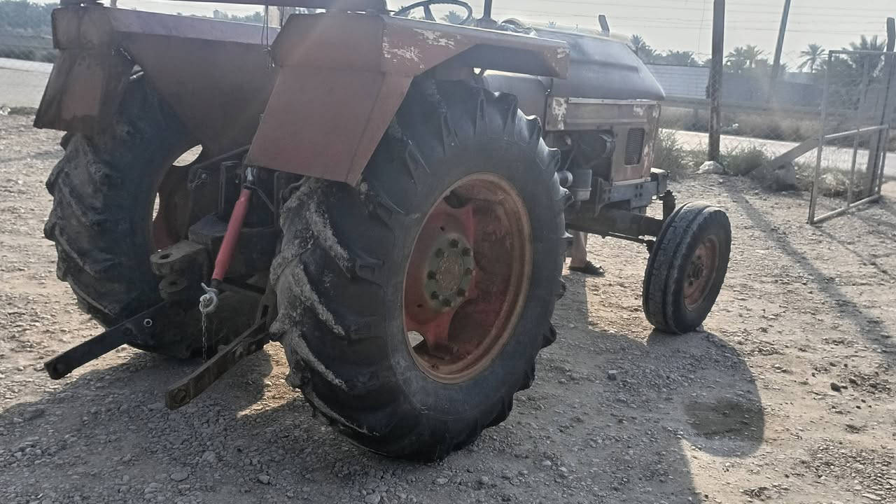 عنتر ١٩٨٩ رقم وسنوية بدون تحويل جاهزة من كلشي محرك وكير وحدادية وجهازه رفع تايرات و لايتات و سلف وباتري نكرة سلف شغال من كلشي خير من الله ما بيها نقص كشر نظيف وراها فدان السعر ٤٨٠٠ مكاني كربلاء ناحية الحسينية
***********
