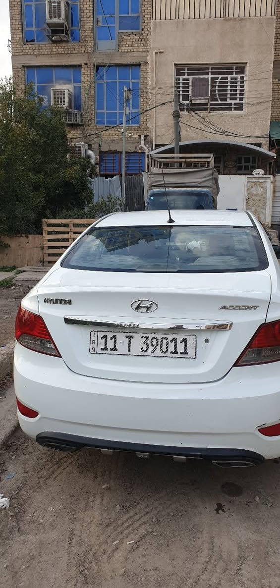 سيارة هونداي اكسنت 2012 خليجي محرك 1600 الشركة العامة تبريد تدفئة بيها صبغ بالدوسات وبارد بالجاملغ صفحة السايق بدون دواخل موجود عطل بالمحرك 
المكان البلديات 
رقم الاتصال ***********
السعر 95
