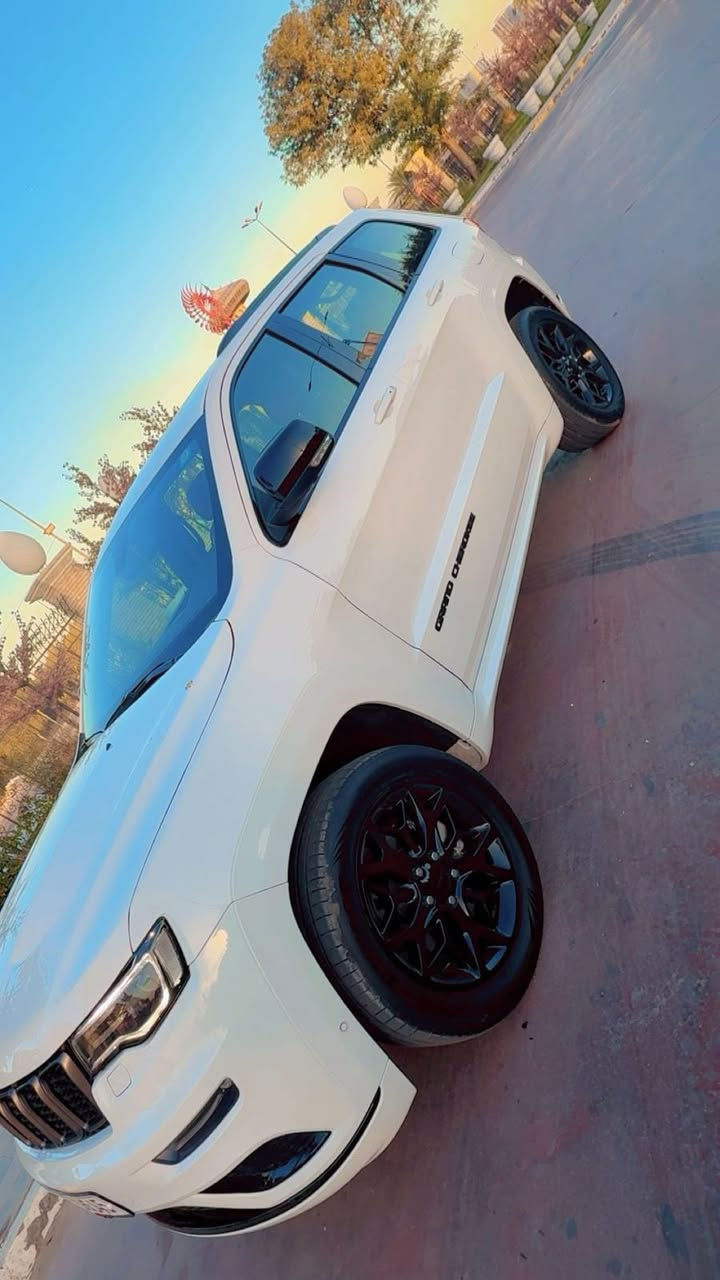 للبيع جيب اس  /  S 2021 ( خـليـجـي )
فول فول مواصفات فورويل بارنوما فتحة 
السياره كفاله عامه 
ماشية 43 كيلو متر 
 ( وكاله هارلم) 
مكينة  3600 6 سلندر  
 سقف بانوراما 
 نظام النقطة العمياء 
جنطة كهرباء 
تشغيل عن بعد 
مري كهرباء 
 نظام تشغيل واطفاء المحرك اوتماتيكي للتوفير وعدم صرف الوقود عند الايقاف (AUTO START SYSTEM)
 ستيرن كهرباء + تدفئه ستيرن 
 ريموت كنترول عدد 2 
 حساسات خلفية امامية
مكان السياره بغداد رقم صاحب السيارة *********** السعر المطلوب 36,500
