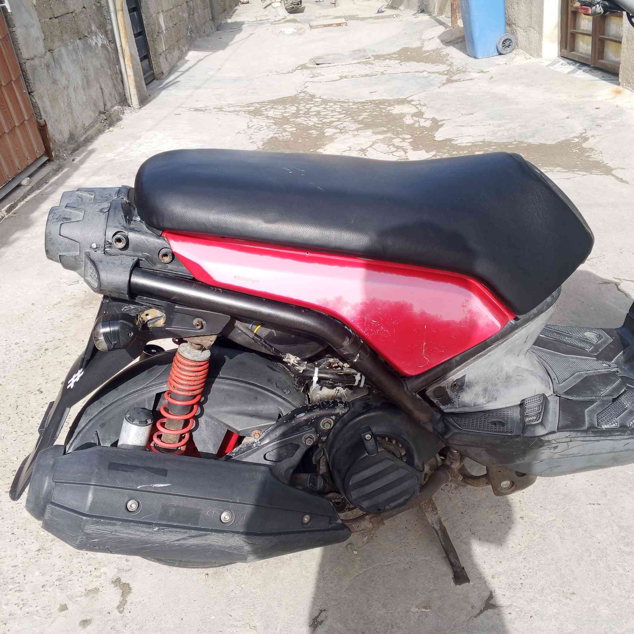 سلام عليكم دراجه للبيع دراجه مكفولة كفاله عامه نوعه سكنس جبلي مكينه مكفولة دراجه  نضيفه مداريه دهن موتل وبنزين محسن ختم واحد ويه المكينه مكاني بغداد الشعب سعر 950 واهاذه رقمي ***********
