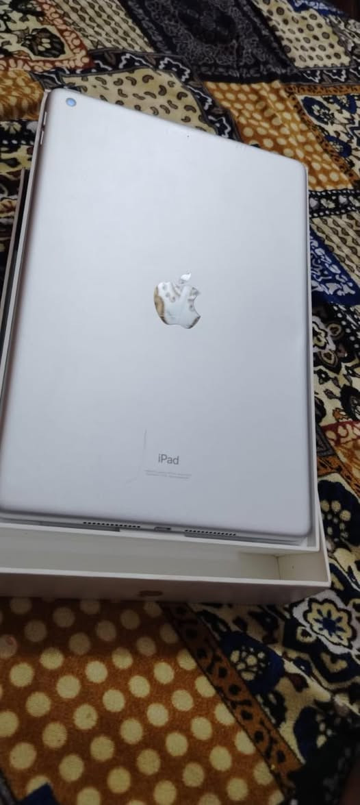 ‏سلام عليكم iPad للبيع السعر 170 وهذا رقمي***********

