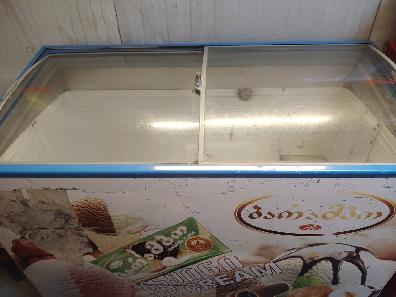 السلام عليكم براد و مجمدة عارضة تجميد فول المكان ديالى خان بني سعد للتواصل***********
