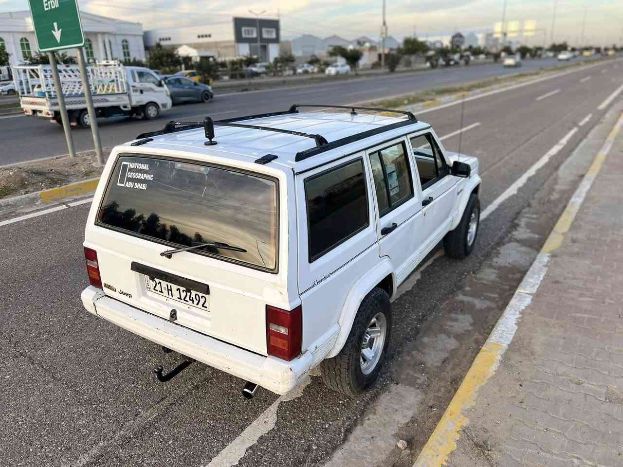 سلام العليكم
سياره جيب شيروكي موديل ١٩٩٢
نص جملغ صبغ باقي كله علي بلاد 
سياره حلوه و نضيف 
سنويه جديد 
بطاقه بنزين موجود
كير اوتو 
كير و محرك بلادي بالشرط
سياره جاهز مابي اي نقص
شرط تحويل 
سعر 54 بي مجال للطيبين

***********
***********
