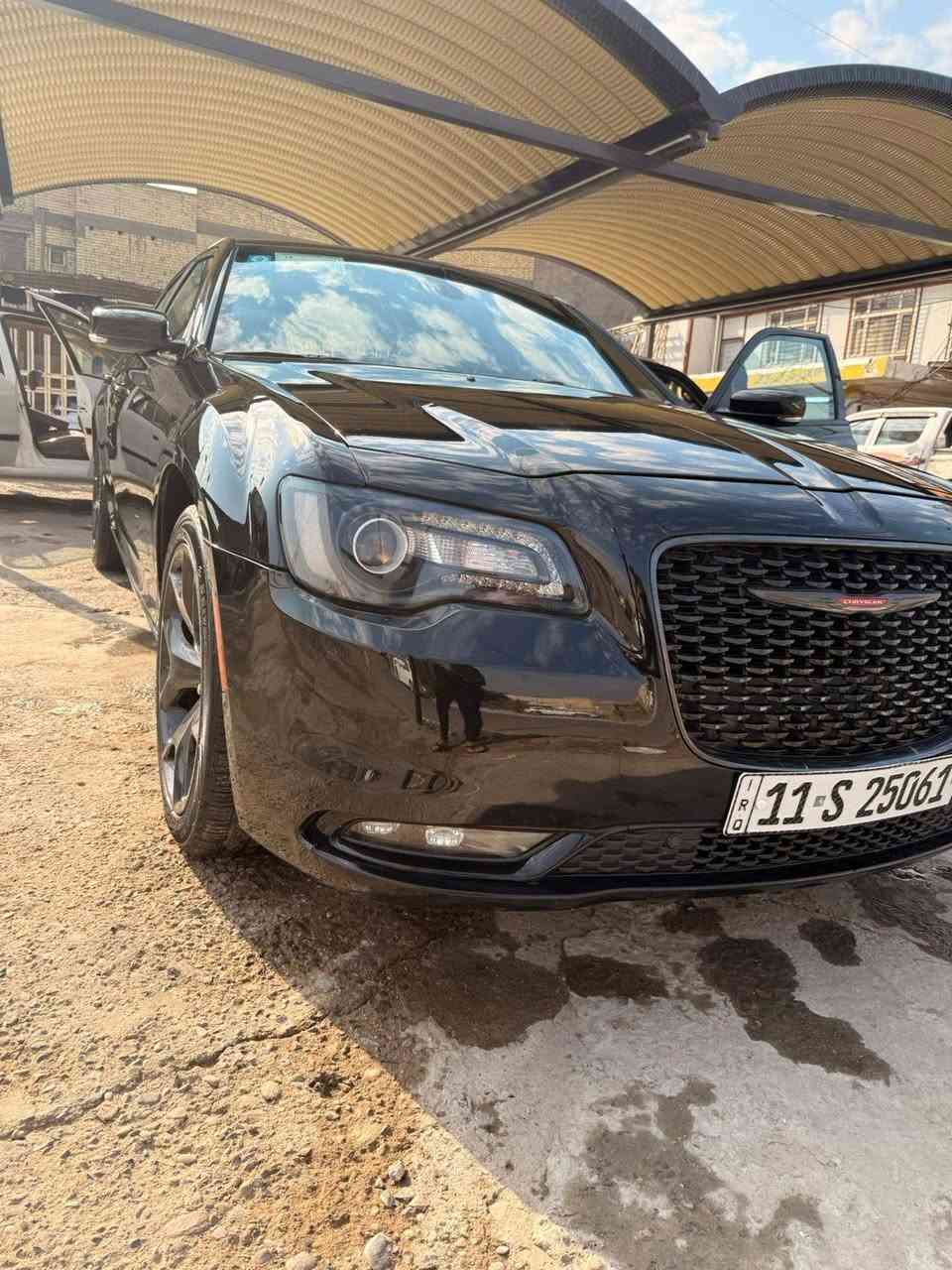 السلام عليكم
كلايسلر S امريكي 
تو ويل
محرك 6 سلندر 
موديل 22
السعر 285 مجال بسيط مكاني بغداد 
حادث جاملغ خلف السائق فقط
رقم بغداد الجديد بأسمي السيارة
السيارة بدون ايرباك وبدون شخوط ولا رصعة
ماشية 59 الف قابل للزياده
مواصفات
فتحة بنوراما 
شفتات ستيرن
حساسات امام خلفي
رادار جانبي 
هيتر بالمري
سستم سماعات الباين
دمام 
كشنات جلد وفول كهرباء لكشن السائق والراكب
تدفئة كشنات 
صور الحادث بالمنشور
*********** بغداد, العراق
