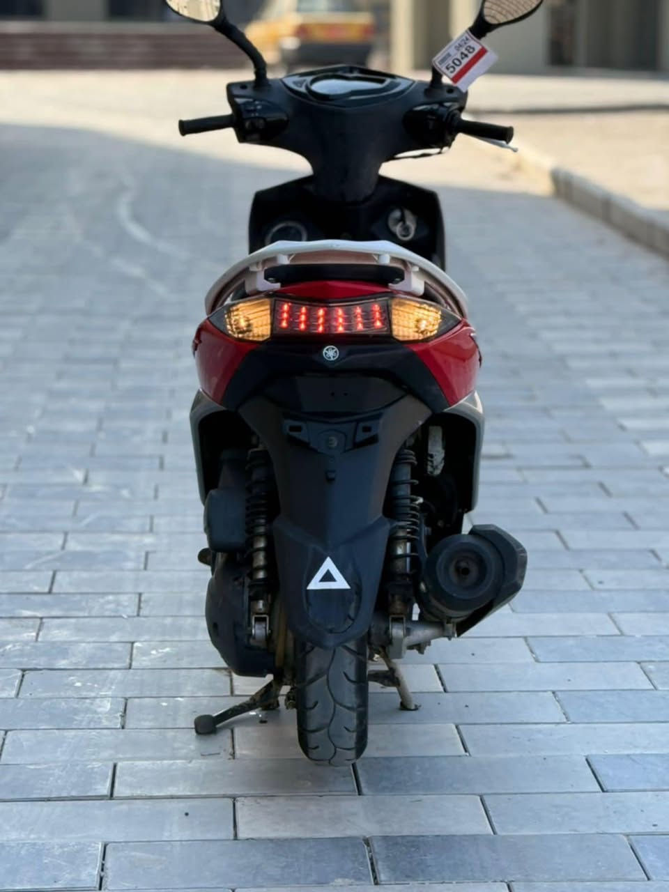 للبيع دراجه سكنس مال رمبه لدحديث نوزل خطين شلعه معدل خير من الله سلف هندركفراته اصليه  محرك بلادي برغي مملعوب بيه كهربائيات كلها شغاله اوراقها كامله دراجه مكفوله اي نقص مابيها السعرمليون و100الف العنوان بغداد الكرخ الاتصال على الرقم ***********
