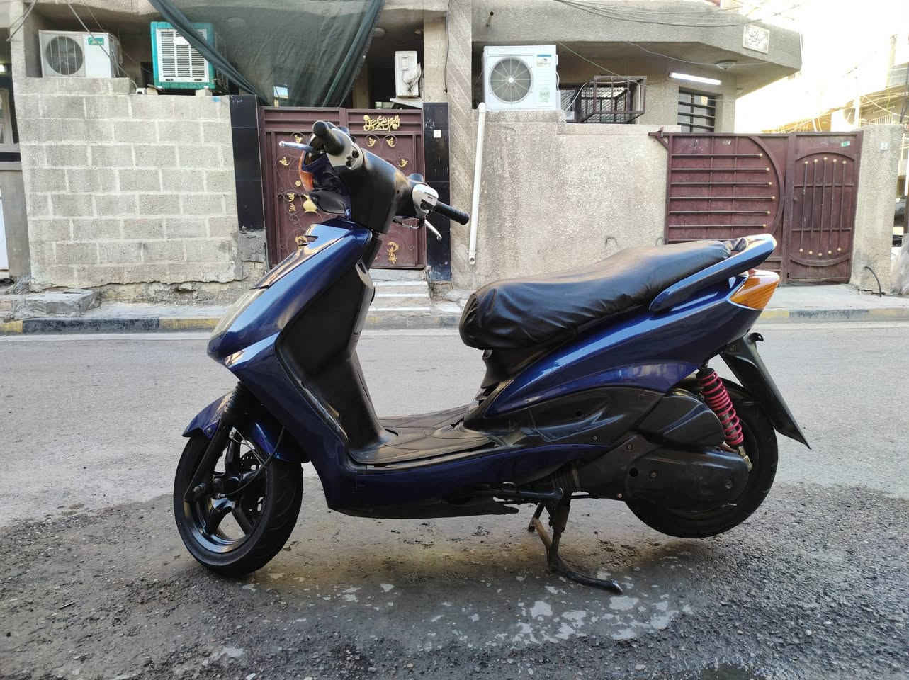 سكنس نثية ياباني الدراجة بلادية مكينة وكفرات
للبيع السعر 750 الف  وبيها مجال 
الموقع بغداد ساحة عدن 
رقم ***********
