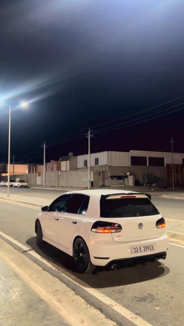 Golf-model 2010
فول مواسةفات 
گيرتؤماتيك
مةكينة ٢٠ بئ تؤربؤ 
خةليجي
ئاوينة هيتةر
تةبريد مةركةزي
سلايت
سةيارةكةزؤرخاوينة 
گيرو مةكينة بة شةرت 
كارةبايي بةشةرت
سةيارة بةناويي خؤمة هةموو شتيي نوية
سةنةوي هةتا ٢٠٣٠ 
يةك پارچة سبوخ
دوو شويني بچوك دةعديل 
بئ ژؤريي بي ليدران
شوين هةولير
داوي ٨٩ وه رقه ى لي ده كه م كه ميك مجال
*********** أربيل, العراق
