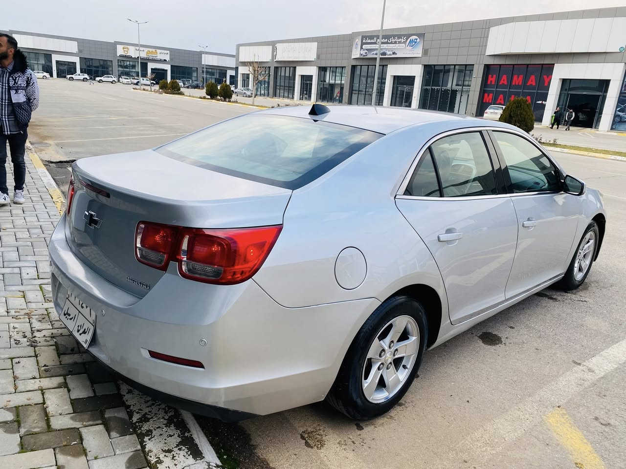 ماليبوو ٢٠١٣ سلڤةر
سةيارةيكي زور جوان و بي كيشةية
نمونةية لة جواني و لة پاكي و تازةيي
ناو سپي
ليدي داشبل
داشبل زينون
بلاجكتور بيلاد
٤ جام ئوتو
مةكينة ٢.٥

گير توماتيك
گير سپورت
ئاوينة ئيشارةت
مةكينة و گير بةشةرت نةكراوةتةوة
بوغار و دةنگ و دوكةل بةشةرت
سةنةوي بە ناوی خۆمەوەیە
بةشةرتي تةحويل و غرامة
١ پارچةي پةمپة بي ناو گرتن ئيرباگ بةشةرت سعری ٨٨ گەڵا
***********
***********
