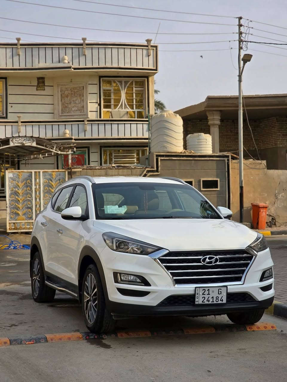 السلام عليكم 
توسان 2020 خليجي السياره بسمي 
فول مواصفات عدا الفتحه 
السعر 185$ وبيها مجال قليل
العنوان . قرب بسمايه
للتواصل *********** بيه ضربه بل جنطه و تصلحت  للستفسار اكثر عل رقم اتصل
