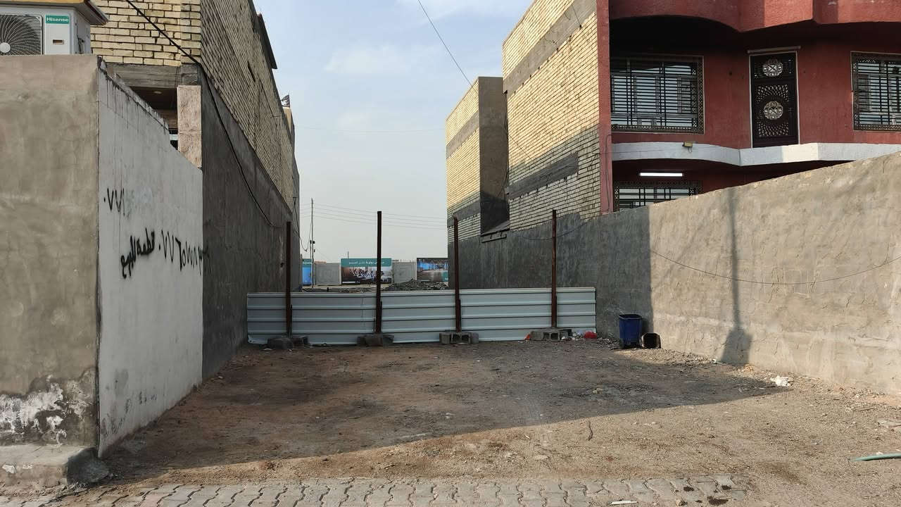 السلام عليكم قطعة ارض للبيع المكان جسر ديالى القديم شارع المخازن قرب مجمع الفيروزي المساحة 172 واجهة 7.24 نزال 24   موقع مميز للاستفسار ***********
