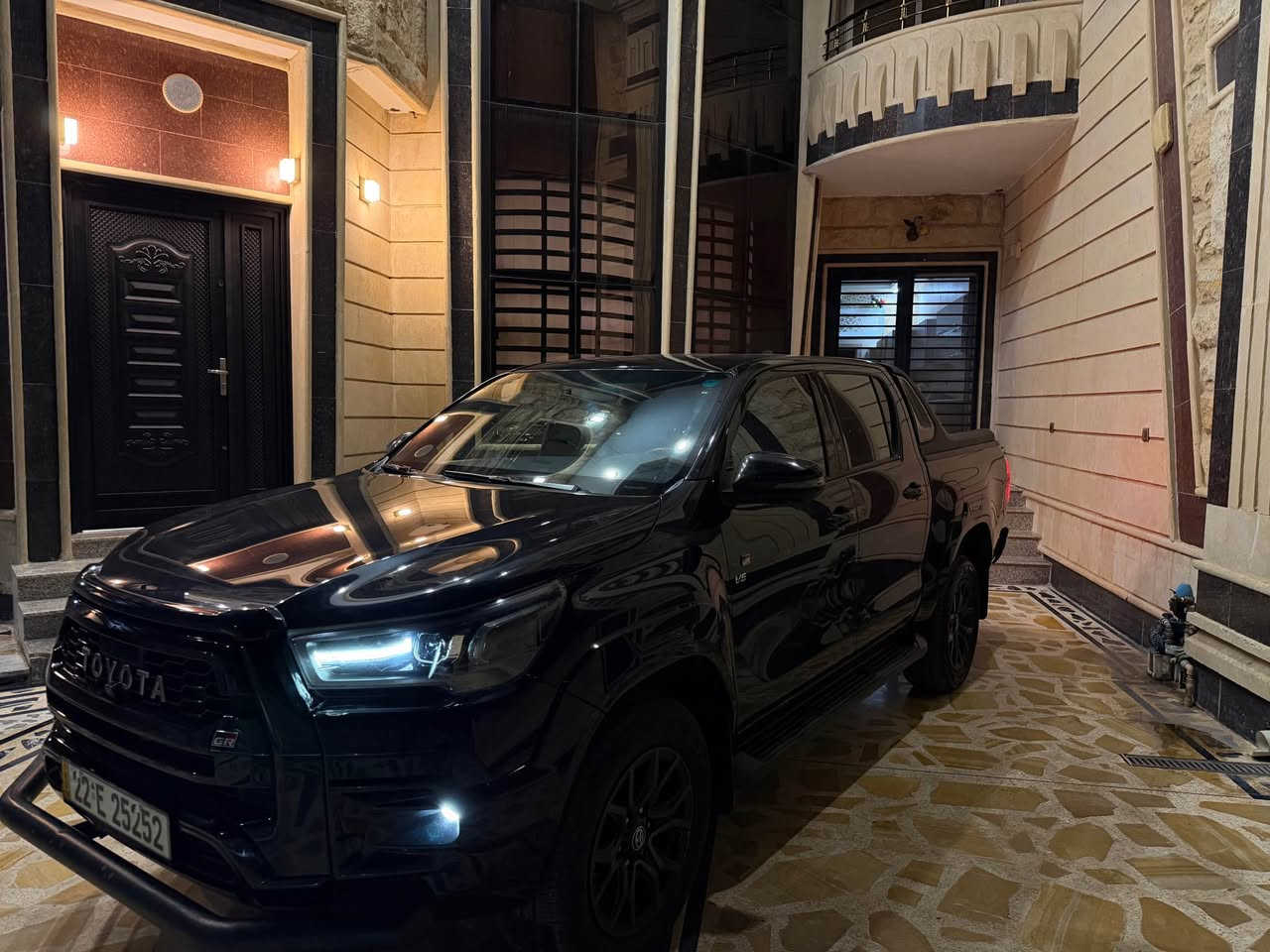 تيوتا هايلوكس Hilux GR
موديل 2022 
سيارة GR 
ماشي 108 الف كيلو متر 
فول مواصفات 
شفتات ستيرن 
كشن كهربائي 
شحن موبايل 
تبريد مركزي 
4كامرات 
تخم تاير جديد 
وبعد موصفات جي ار معروف 
سياره بها شبر pdrباب سكن مؤشر بالصورة
ماعدا هذا كفالة عامة 
مكان كركوك 
*********** 
***********
سعر 368 وبها مجال قليل كركوك, العراق
