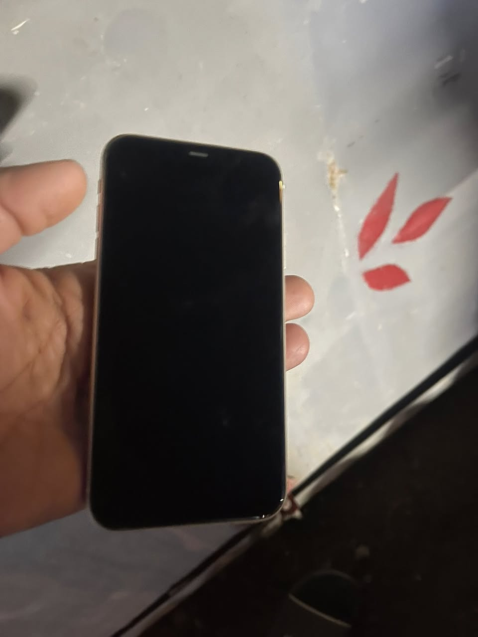 جهاز ايفون ١١عادي ما مفتوح فيس ايدي شغال بطاريه٩١جهاز نضيف ما متواجد عل فيس هاذه رقمي ***********
