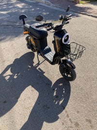 دراجه شحن R9 مزوده للبيع الداجه اخت الجديده كفاله عامه من جميع النواحي...