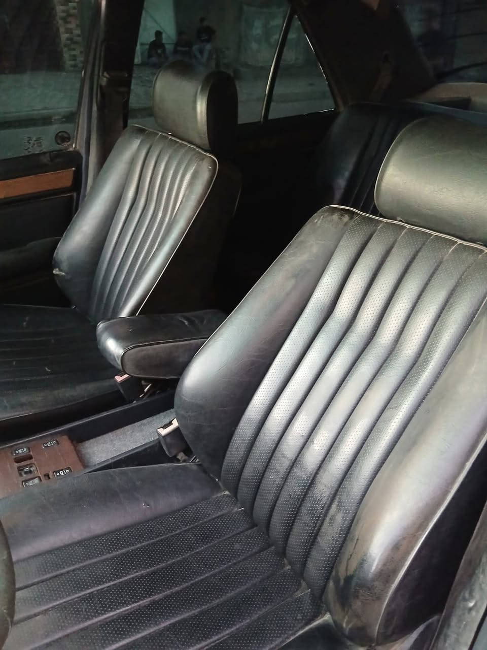 للبيع سياره مارسيدس محرك بطه رقم بغداد بيه وكاله من راعيه الصلي انا مكلف بالنشر تصال عله صاحب سياره ‎0774 077 4675
