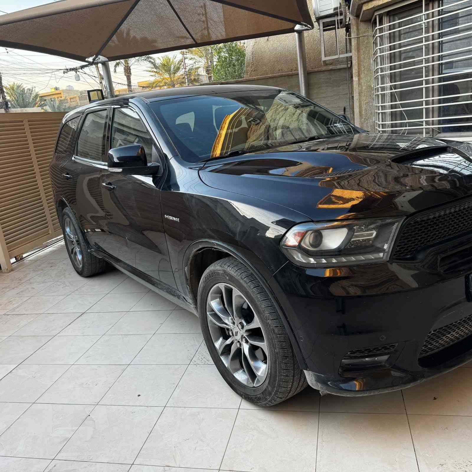 السلام عليكم
للبيع دورنكو R/T 2020 ✔️🚗
ماشية 100 الف km 
لون اسود 
7 راكب 
محرك 5700  // 8 سلندر // دفع رباعي
السيارة كلين ما بيهه ولا قطعة صبغ 
محرك و كير وكالة و كفالة
بدون ايربالك بدون دواخل 
السيارة تخبل ما بيهه اي نقوصات 
رقم الشاصي 1C4SDHCT5LC162579
المواصفات:-
دخول ذكي 
مقاعد جلد
تبريد قطعتين
رادار امامي خلفي 
اوتو بريك مانع تصادم 
تنبيه بلمرايات 
تدفئة تبريد كشنات 
وبعد هواي مواصفات 
رقم اربيل تحويل مباشر 
السعر 27000$ وبيهه مجال بسيط 
للتواصل *********** 
و متواجد على الفيس 
مكان السيارة بغداد السيدية
