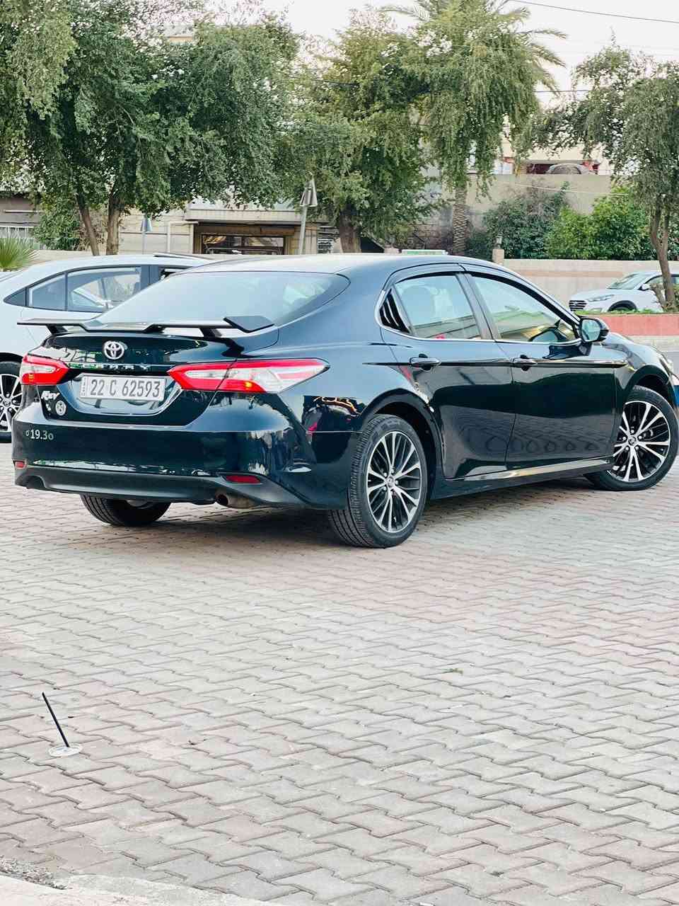 السلام عليكم
كامري للبيع موديل 2018 مواصفات LE سياره نضيف وجاهزه من كلشي ضرر بونيد وجامرلغ صوره الضرر موجوده بل منشور السعر 170 وبي مجال للشراي سياره انضف من الصوره يعني اصعد وطلع انطيك تراي للبصره  مامتواجد عل فيس اتصل *********** مكان كركوك
