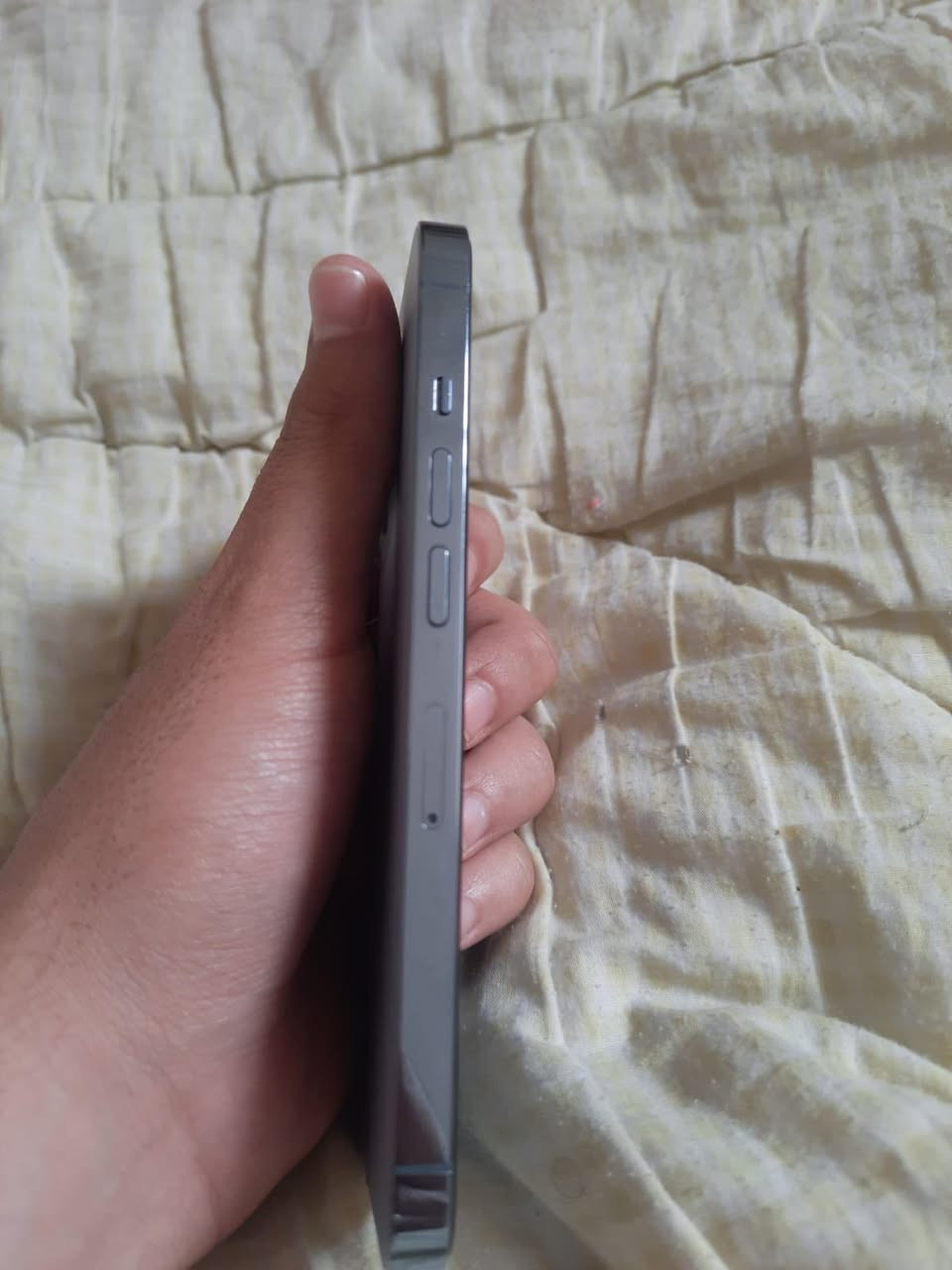 ايفون 13 برو فقط للبيع بطارية 84  الذاكرة 256 وما مبدل بي اي شيء والجهاز كلشش نظيف وكل القطع اصلية السعر 500 قفل لان دينباع مثله 550 وفوك العنوان بغداد السريدات القديمة


**إذا كنت صاحب هذا الإعلان وتريد حذفه لأي سبب، رجاءا أرسل رسالة إلى الدعم الفني**