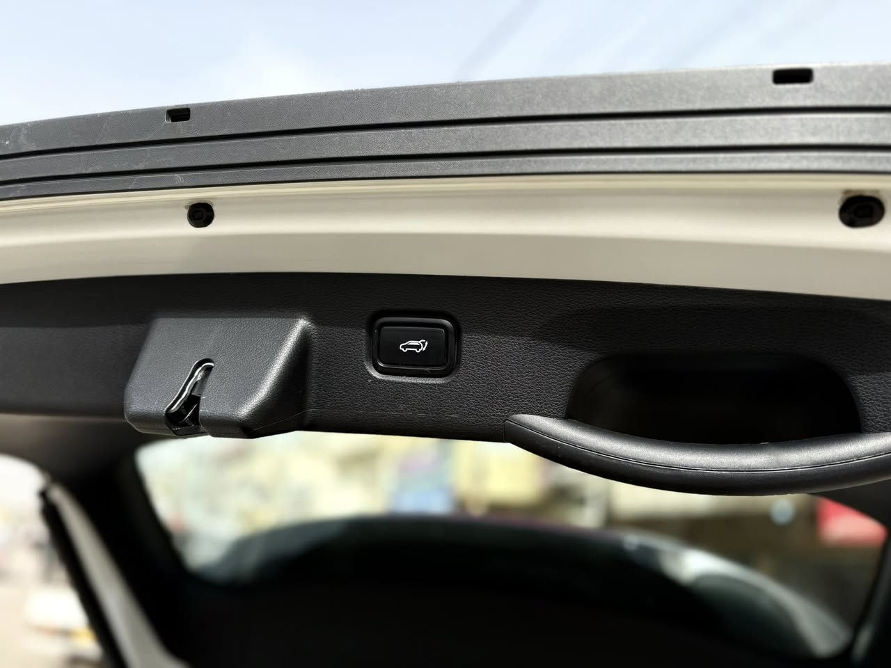 السلام عليكم كيا سبورتج 2025 فول  موتصفات بانورامة مري شفط كشن كهرباء +تدفائه جنطه كهرباء حساسات اماميه خلفيه ماشيه 22الف مكفوله كفاله عامه بغداد السيديه السعر 247 بيهة مجال بسيط 
***********
