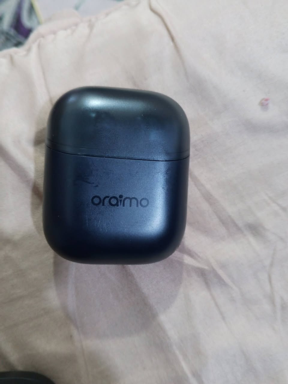 السلام عليكم ورحمه الله وبركاته سماعات للبيع
سماعه امزون اصليه 4سماعات فول مواصفات  السعر 25الف شاغل 30ساعه
سماعه اورايمو فلوس مواصفات تعمل عن طريق التطبيق السعر 25الف تشغل 40ساعه 
للتواصل ***********
