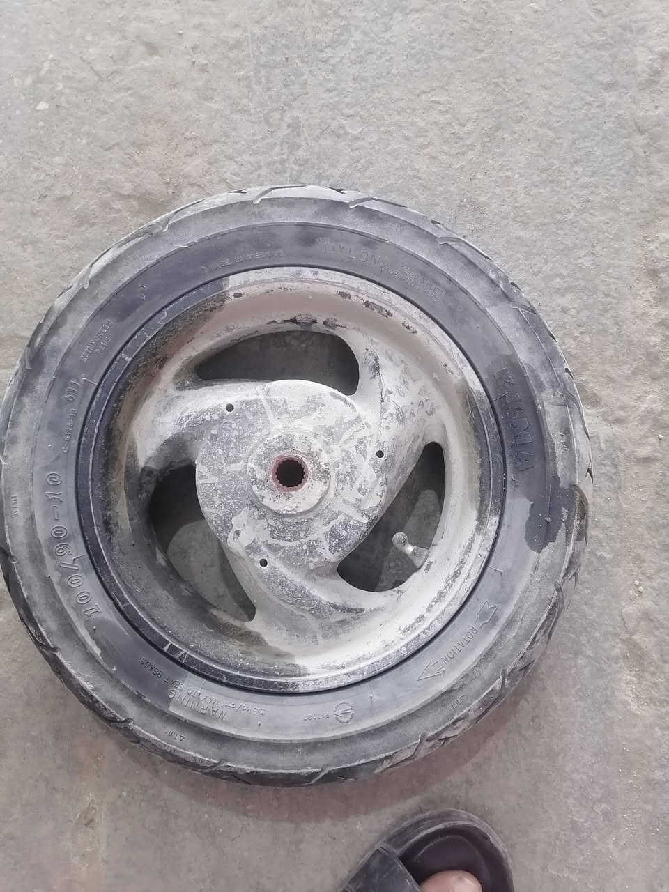 للبيع مكينه مع شاصي ويا ضفيره ويا دبل خلفي قبق هندر 2 بك لايت وياله 4 بيهن 1 امامي و3 خلفي
مكاني غماس


**إذا كنت صاحب هذا الإعلان وتريد حذفه لأي سبب، رجاءا أرسل رسالة إلى الدعم الفني**