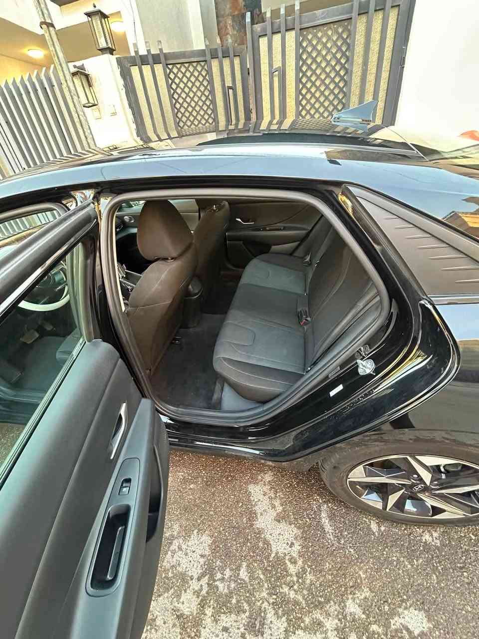 السلام عليكم  السعر$140وبيه مجال
هيونداي النترا موديل 2023

مواصفات :- ( محرك 2000دوش )
ماشيه 59000km

شاشة ابل كار بلي ،

 كاميرا خلفية دواره 

، فول تحكم ستيرن 

، مانع تزحلق ، تحديد مسار

 ، قيادة ذاتية ،  + مانع تصادم ، 

نقاط عمياء جانبية ، ويل كب ،

 وباقي المواصفات المعروفة ) 

((حادث موضح بالصوره))

الاتصال رقم الهاتف ***********
